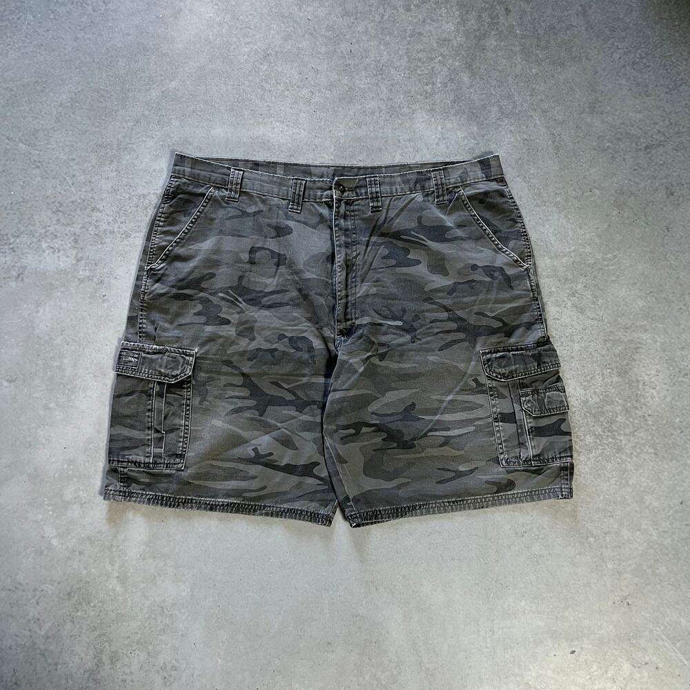 Wrangler Men's Cargo Gray Camo Shorts Size 44 Big & Tall 10" Inseam